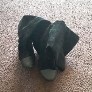 Knee boots